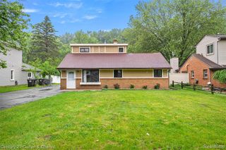 24432 Kensington St, Taylor, MI 48180