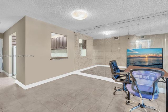 2017 NW 46th Ave A401, Lauderhill, FL 33313