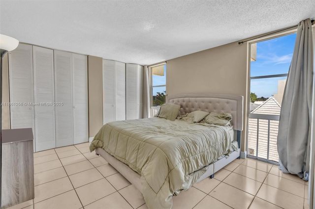 2017 NW 46th Ave A401, Lauderhill, FL 33313