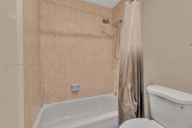 2017 NW 46th Ave A401, Lauderhill, FL 33313