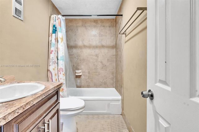 2017 NW 46th Ave A401, Lauderhill, FL 33313