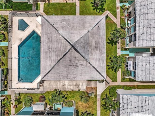 2017 NW 46th Ave A401, Lauderhill, FL 33313