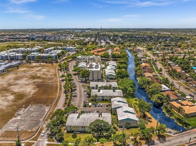 2017 NW 46th Ave A401, Lauderhill, FL 33313
