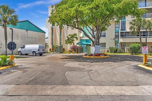 2017 NW 46th Ave A401, Lauderhill, FL 33313