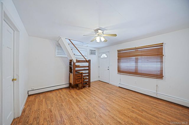 723 W Main Street, Riverhead, NY 11901