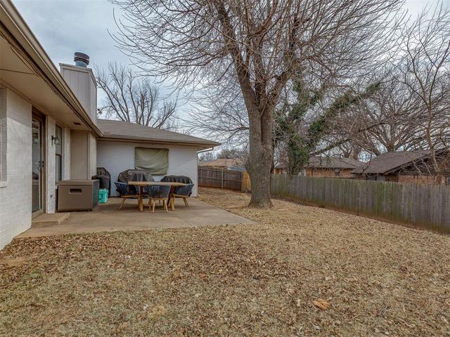2408 Appleway Street, Edmond, OK 73013