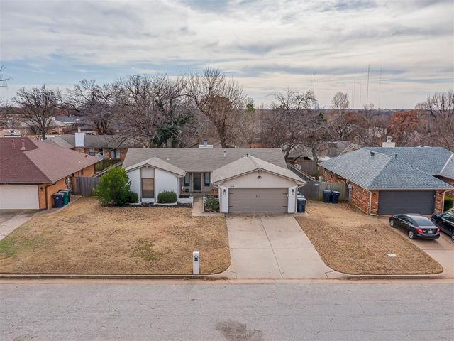 2408 Appleway Street, Edmond, OK 73013