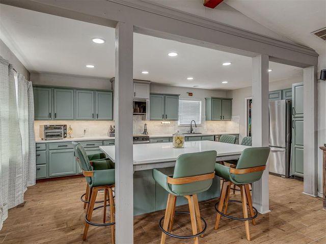 2408 Appleway Street, Edmond, OK 73013