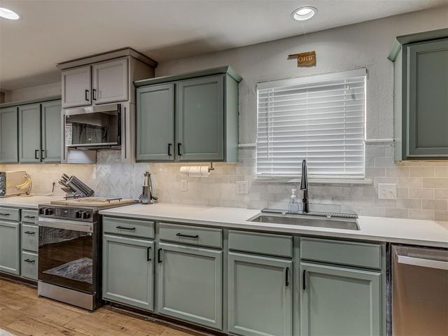 2408 Appleway Street, Edmond, OK 73013