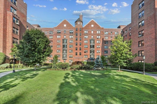 192 Garth Road 4O, Scarsdale, NY 10583