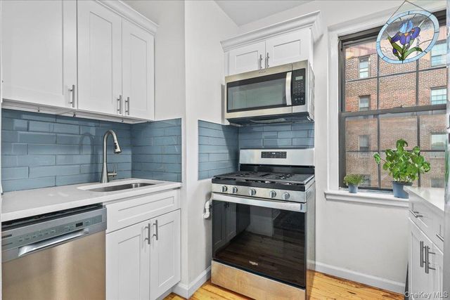 192 Garth Road 4O, Scarsdale, NY 10583
