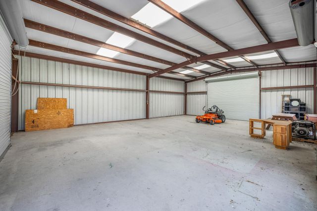 1931 Bruno RD, Schulenburg, TX 78956