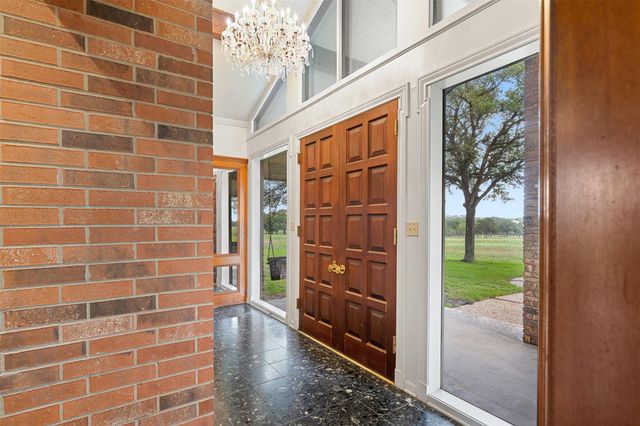 1931 Bruno RD, Schulenburg, TX 78956