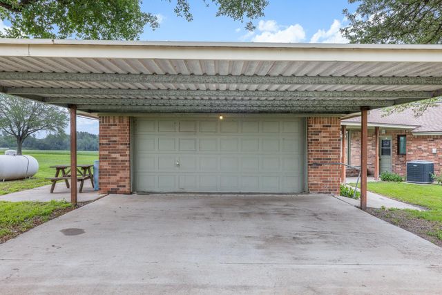 1931 Bruno RD, Schulenburg, TX 78956