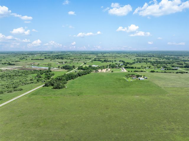 1931 Bruno RD, Schulenburg, TX 78956