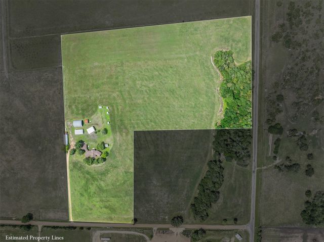 1931 Bruno RD, Schulenburg, TX 78956