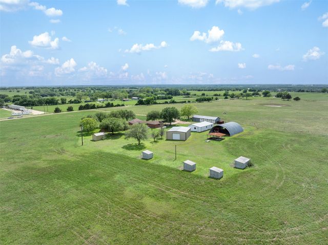 1931 Bruno RD, Schulenburg, TX 78956