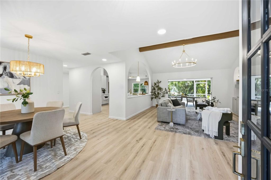 Image 3 of property listing at 4420 OAK VIEW DRIVE, Sarasota, FL 34232