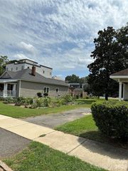 820 Cross Trail Drive, Charlotte, NC 28204