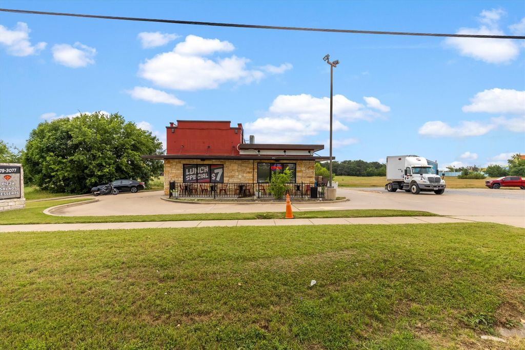 8721 Boulevard 26, North Richland Hills, TX 76180 — exterior