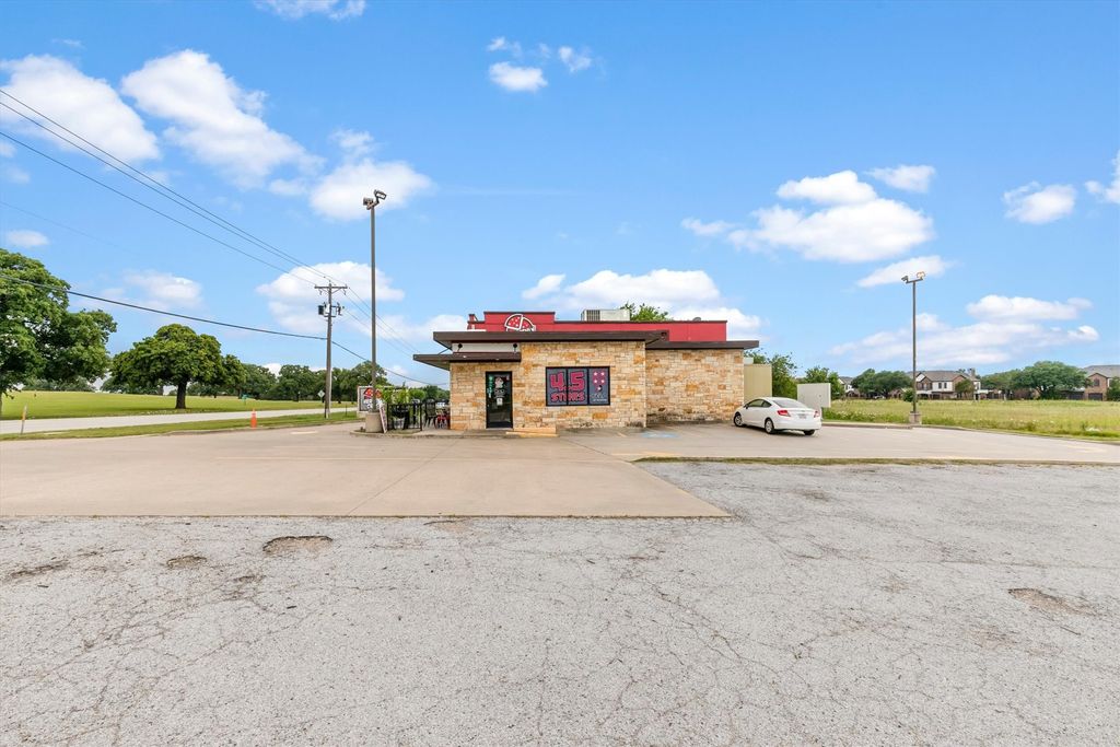 8721 Boulevard 26, North Richland Hills, TX 76180 — photo 2