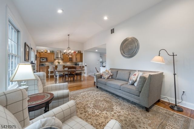 1817 Chapel Rd, Scotch Plains Twp., NJ 07076