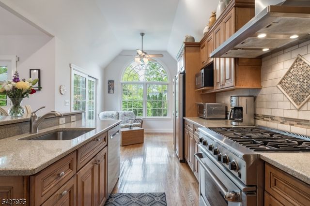 1817 Chapel Rd, Scotch Plains Twp., NJ 07076