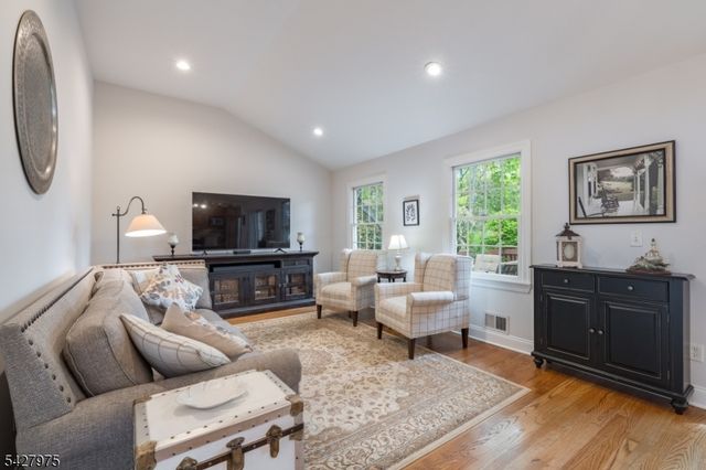 1817 Chapel Rd, Scotch Plains Twp., NJ 07076