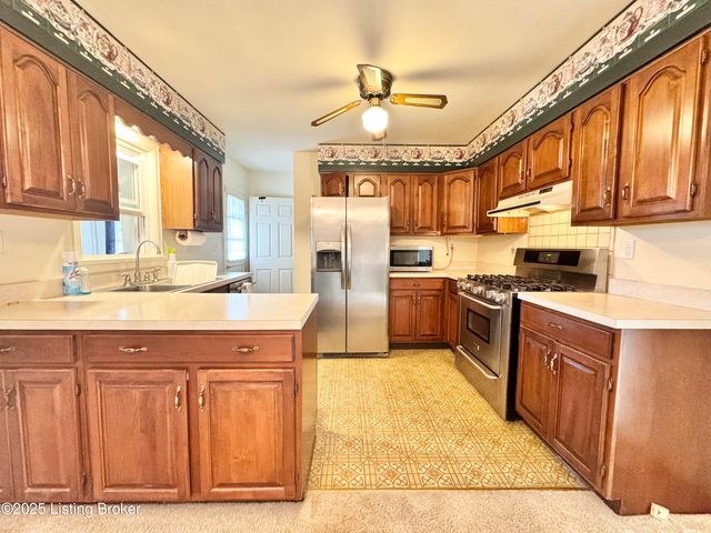 5517 Pico Ln, Louisville, KY 40219