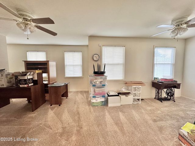 5517 Pico Ln, Louisville, KY 40219