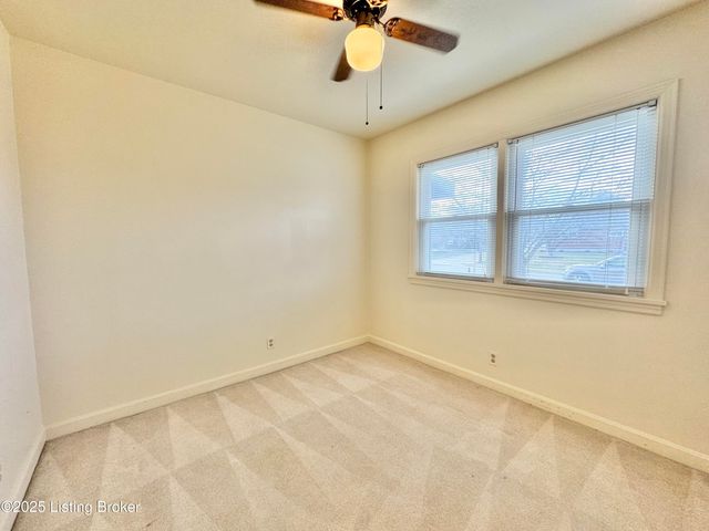 5517 Pico Ln, Louisville, KY 40219