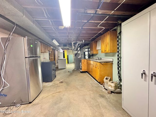 5517 Pico Ln, Louisville, KY 40219