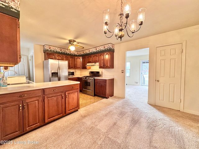 5517 Pico Ln, Louisville, KY 40219