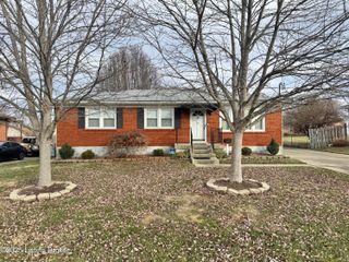 5517 Pico Ln, Louisville, KY 40219