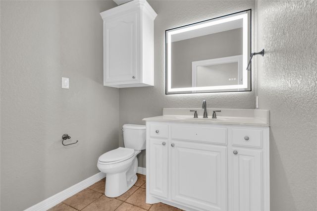 863 Bunkhouse Trail, Angleton, TX 77515