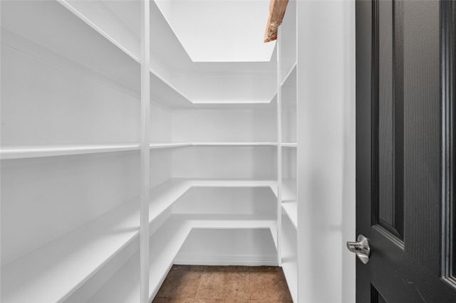 863 Bunkhouse Trail, Angleton, TX 77515