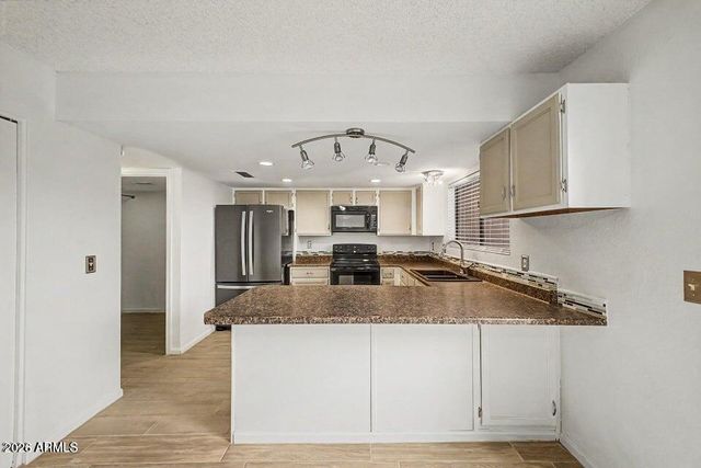5816 W CROCUS Drive, Glendale, AZ 85306