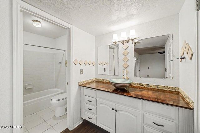 5816 W CROCUS Drive, Glendale, AZ 85306