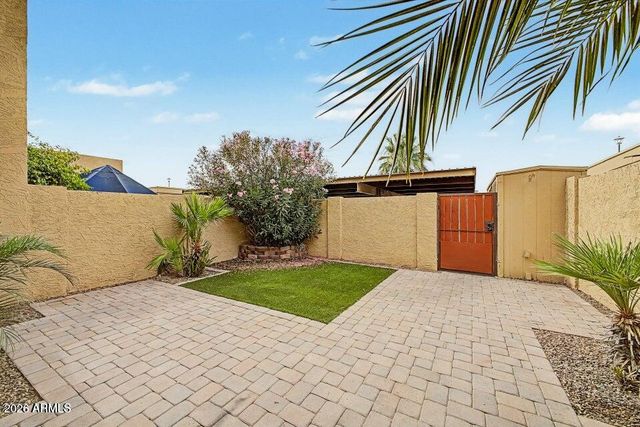 5816 W CROCUS Drive, Glendale, AZ 85306