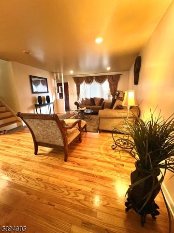 150 Indian Run Pkwy N, Union Twp., NJ 07083