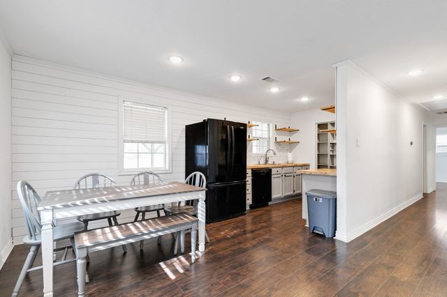 1325 Pilot Grove Road, Whitewright, TX 75491