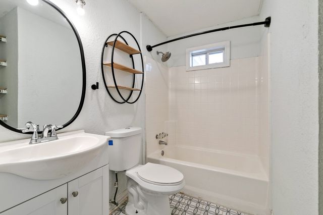 1325 Pilot Grove Road, Whitewright, TX 75491