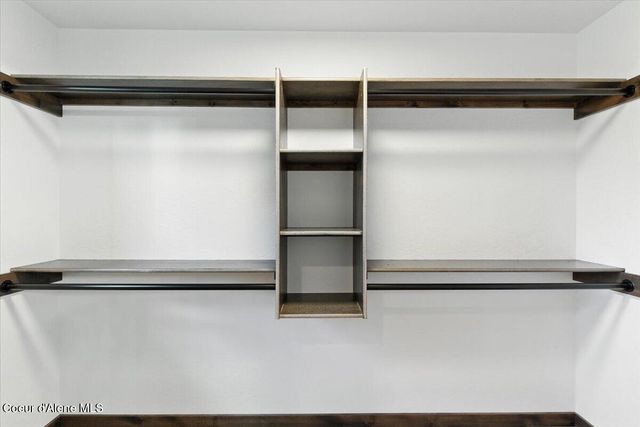 382 Solar Rd, Oldtown, ID 83822