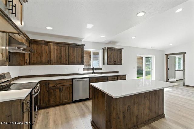 382 Solar Rd, Oldtown, ID 83822