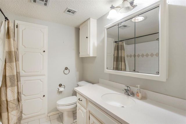 6104 N Allison Drive, Oklahoma City, OK 73112