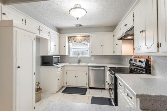 6104 N Allison Drive, Oklahoma City, OK 73112