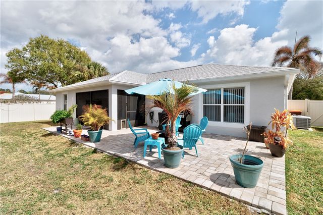 591 High Hawk Circle, Vero Beach, FL 32962