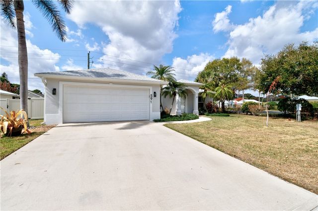 591 High Hawk Circle, Vero Beach, FL 32962