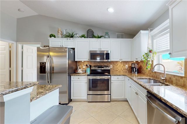 591 High Hawk Circle, Vero Beach, FL 32962