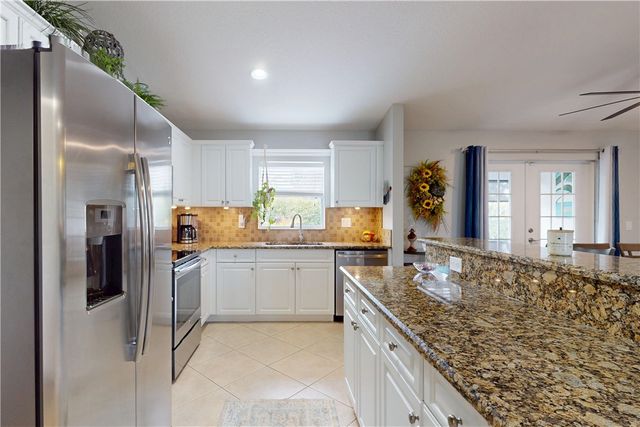 591 High Hawk Circle, Vero Beach, FL 32962